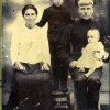 Марк Семенович Маздор, жена Акулина, сын Николай, дочь Раиса, 1929 г.